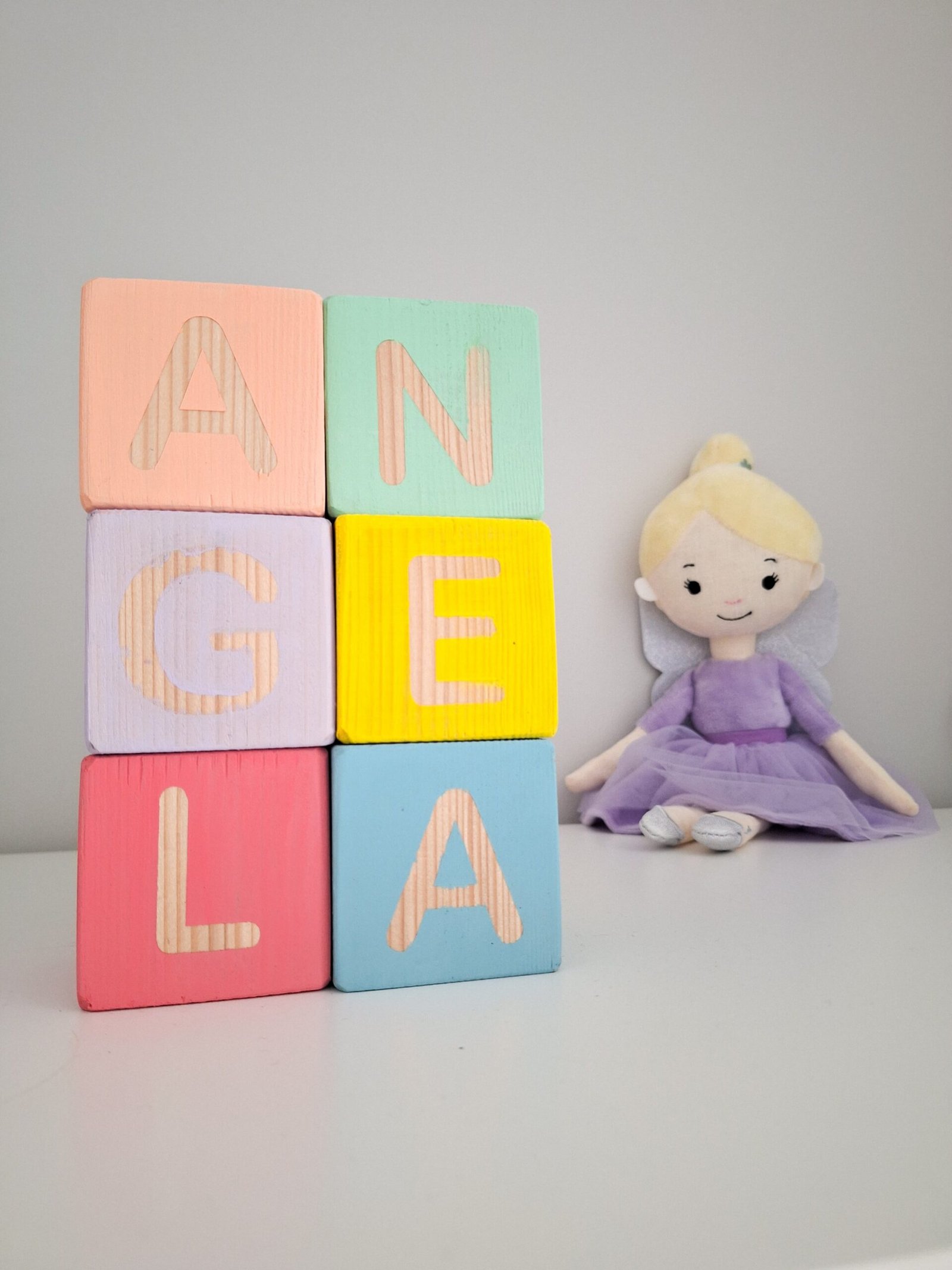 Cubos con letras para formar nombres - Imagen 2