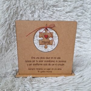 Placa “Eres una pieza clave en mi vida” – Día de la Madre